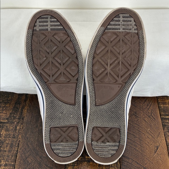 Converse Women’s 8 Chuck Taylor All Star Canvas Sneakers No Tie Stretch Heel - Picture 8 of 8